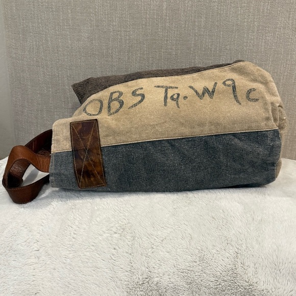 **The Barrel Sack Cotton Tote Bag with Leather Handles** - Picture 3 of 7